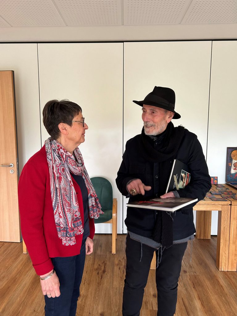 Der Eitorfer Künstler Giovanni Vetere im Elisabeth-Hospiz